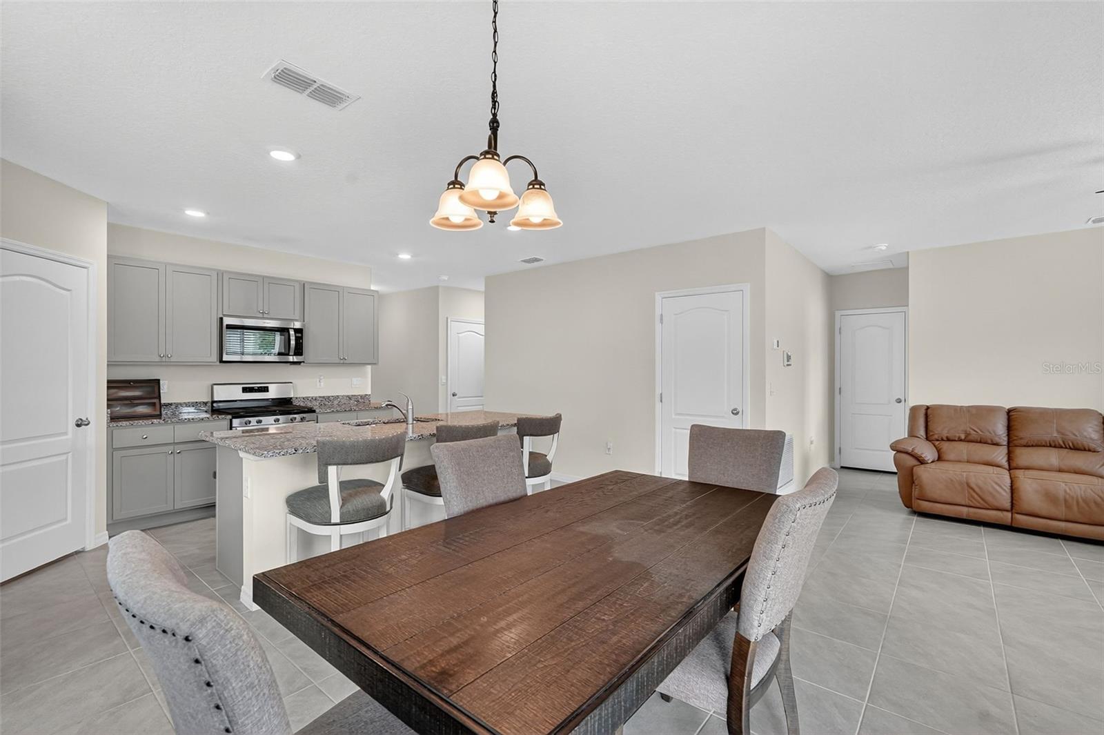 COTTAGES/SANDERS GROVE - Residential