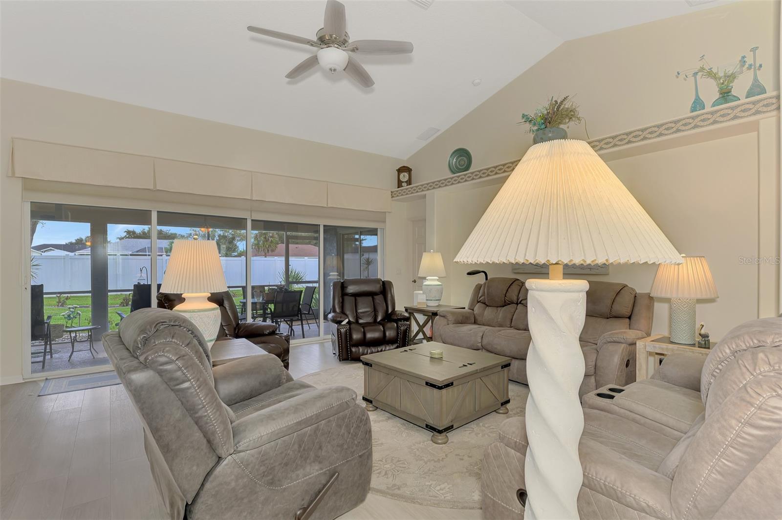 CHARLESTON PARK - Residential