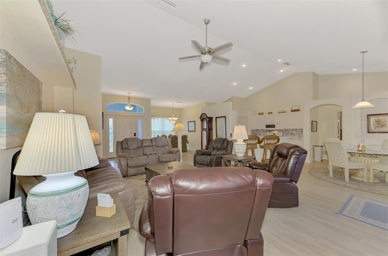 CHARLESTON PARK - Residential