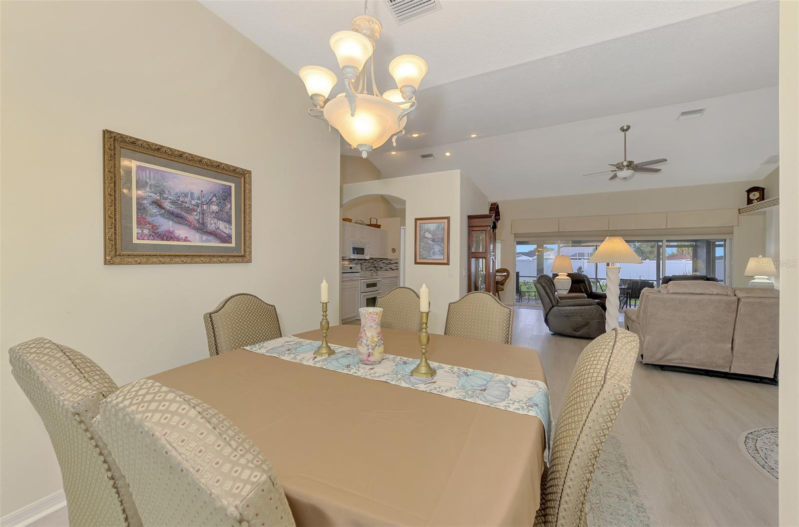 CHARLESTON PARK - Residential