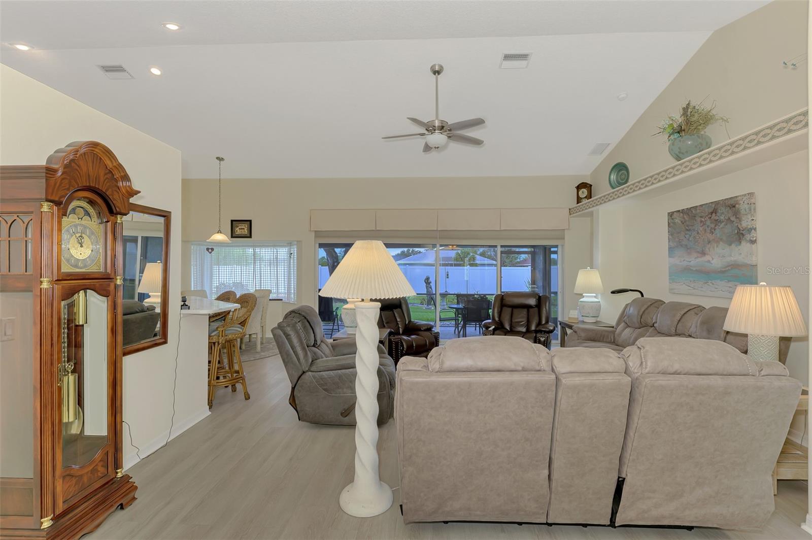 CHARLESTON PARK - Residential