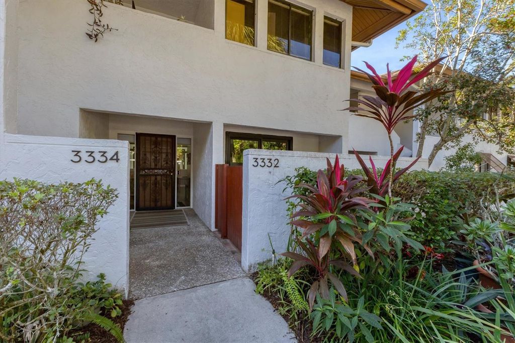 Photo of 3332 Thornwood Road #3332, Sarasota, FL 34231 (MLS # A4675963)