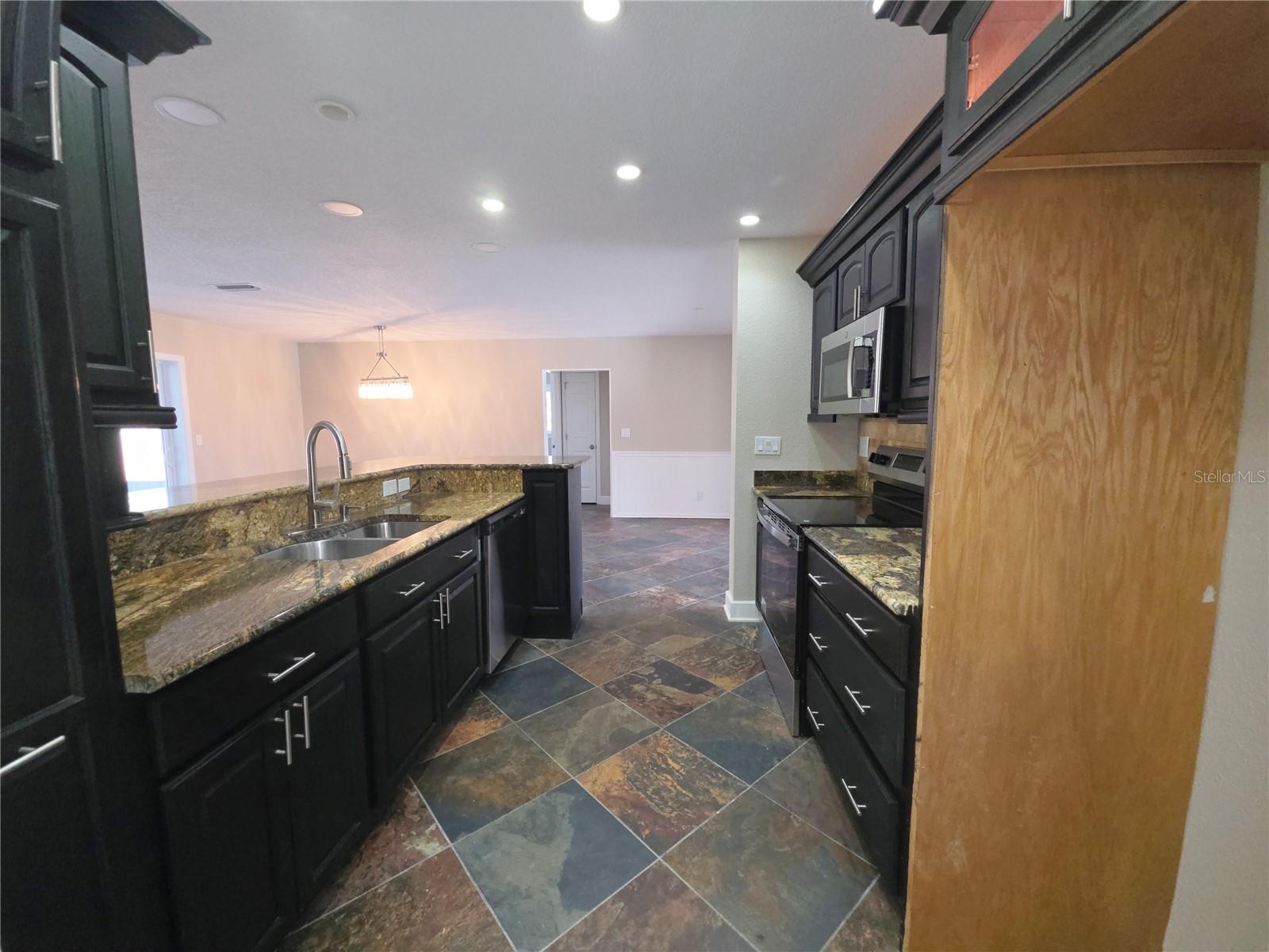 SEMINOLE WOODLANDS - Residential