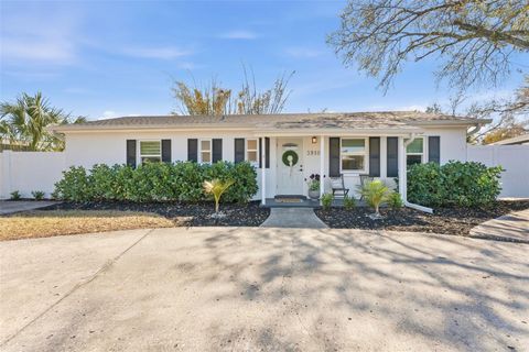 Photo of 3910 W Paxton Avenue, Tampa, FL 33611 (MLS # TB8480283)