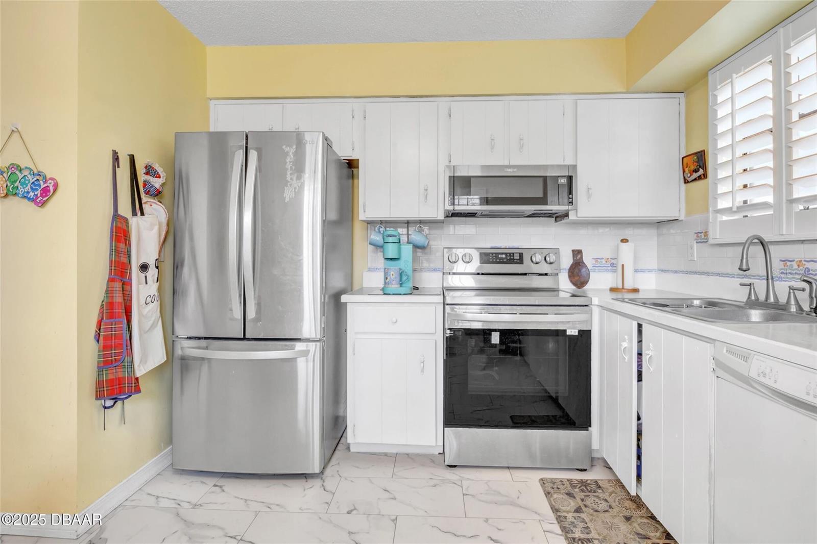 HOLLY SQUARE CONDO - Residential