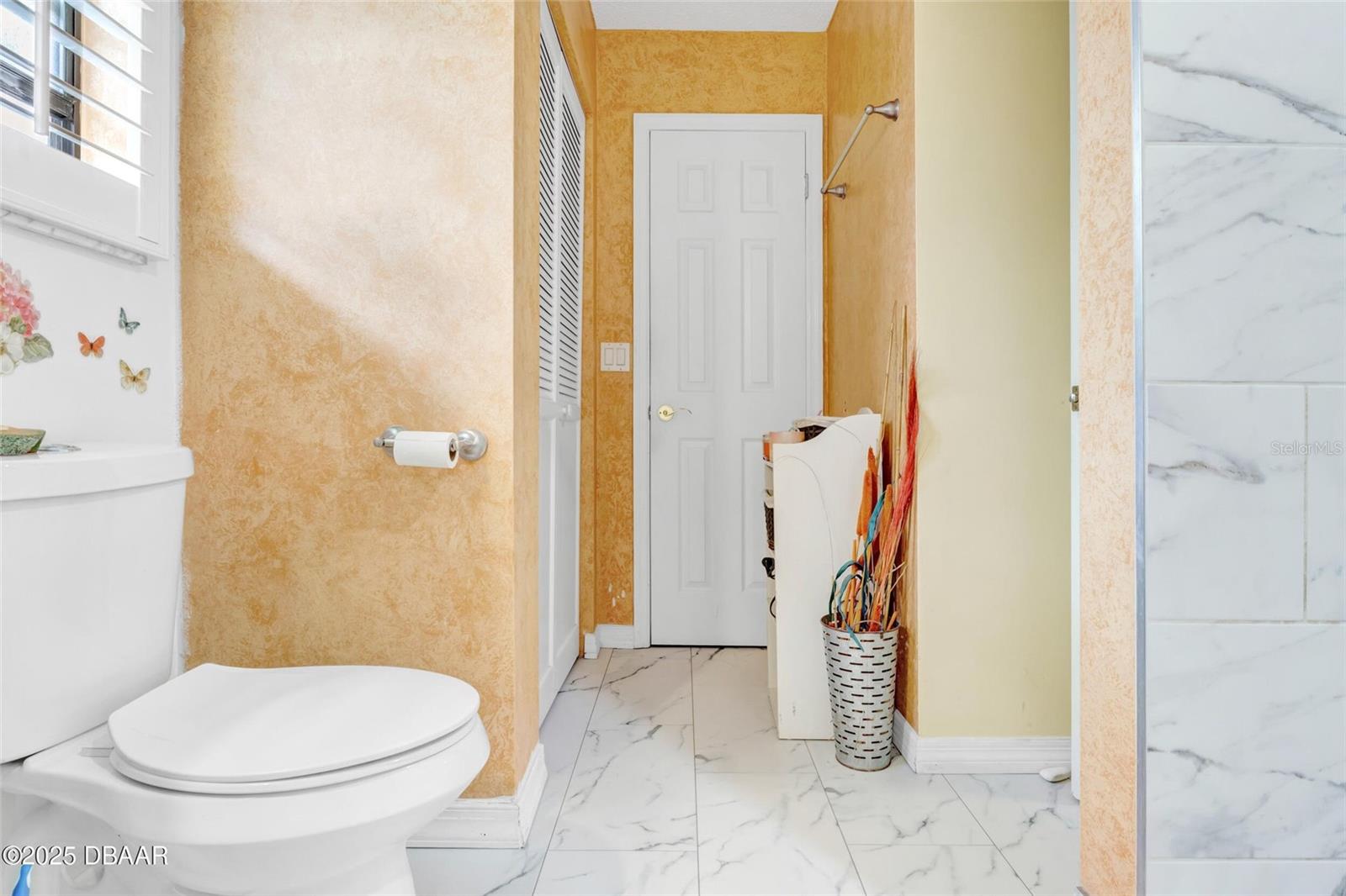 HOLLY SQUARE CONDO - Residential