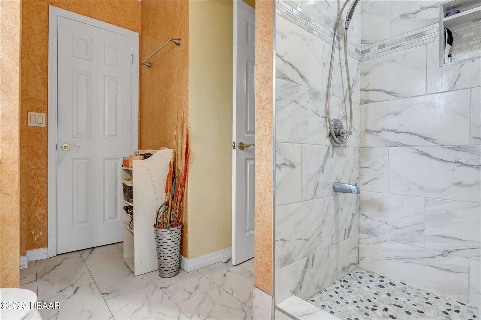 HOLLY SQUARE CONDO - Residential