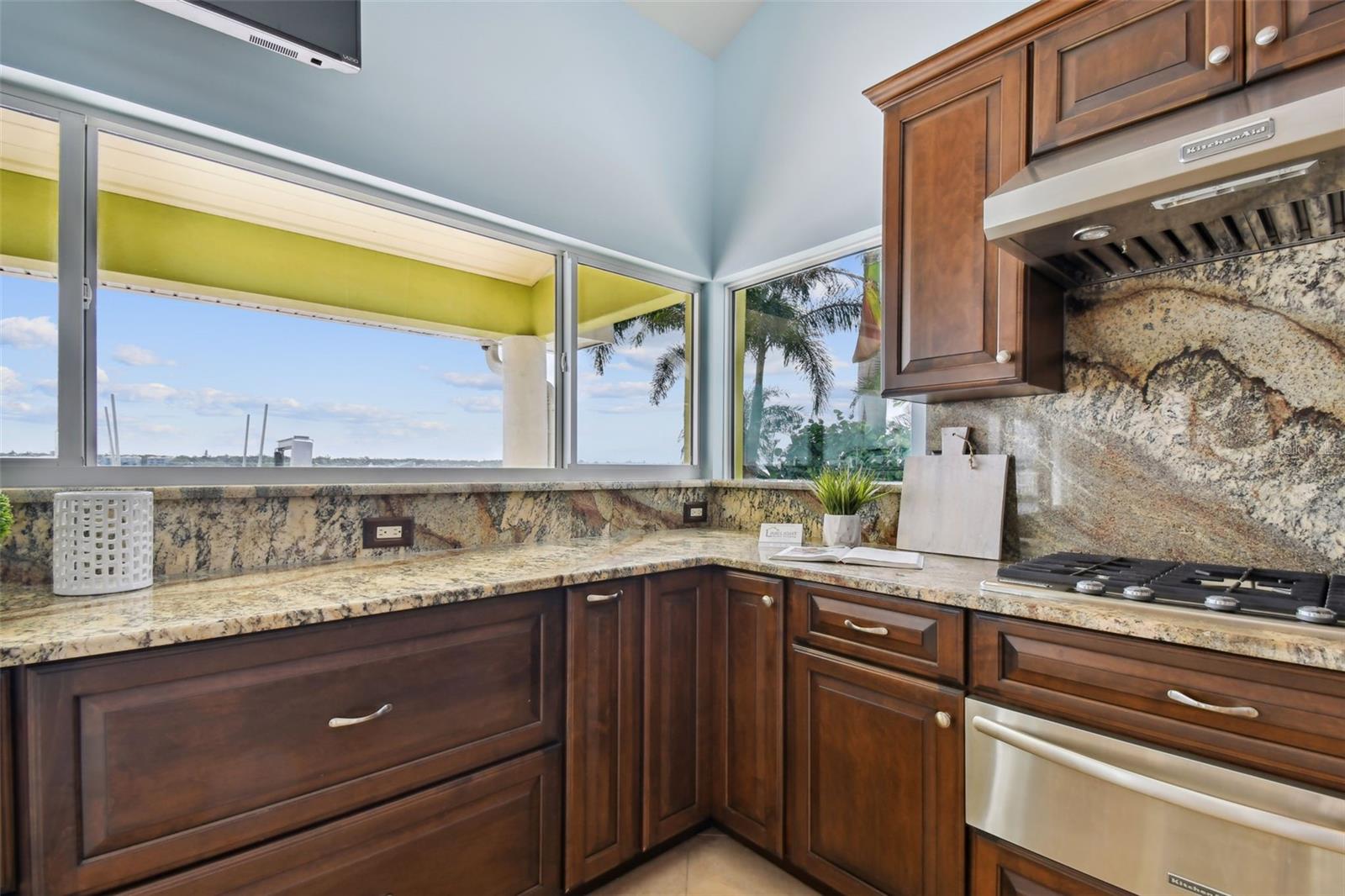 CAPRI ISLE - Residential