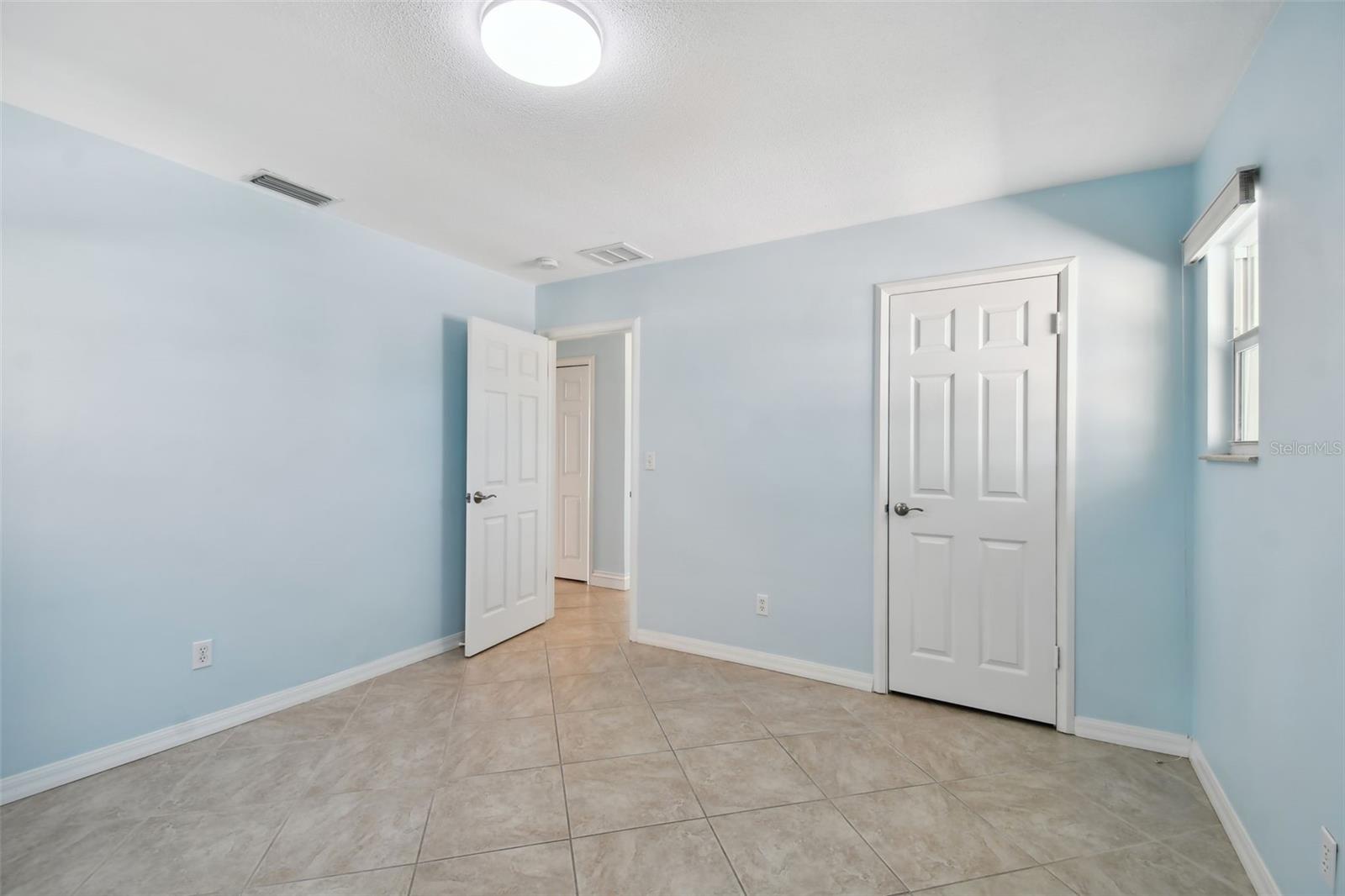 CAPRI ISLE - Residential