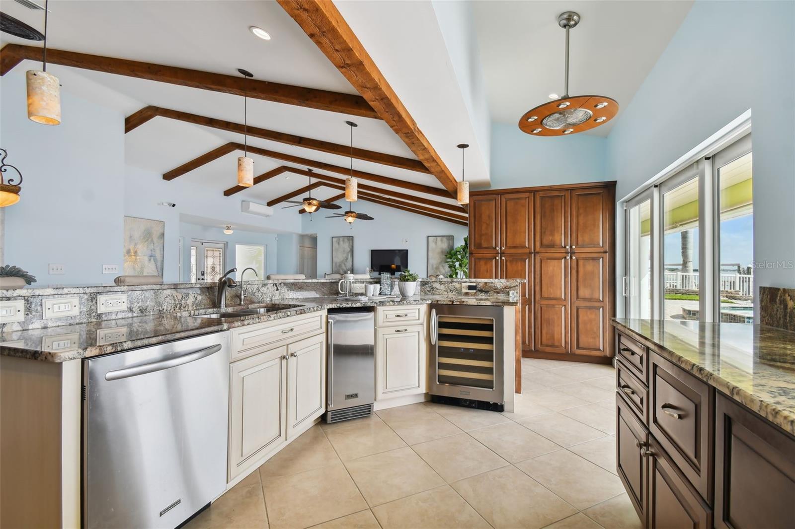 CAPRI ISLE - Residential