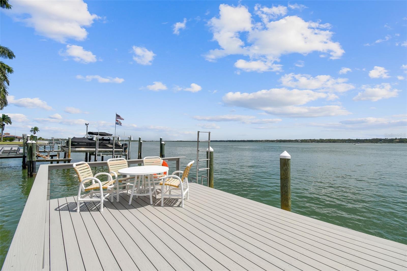 CAPRI ISLE - Residential