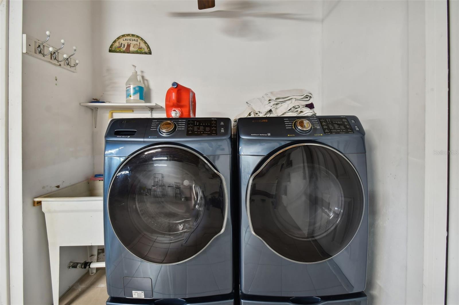 CAPRI ISLE - Residential