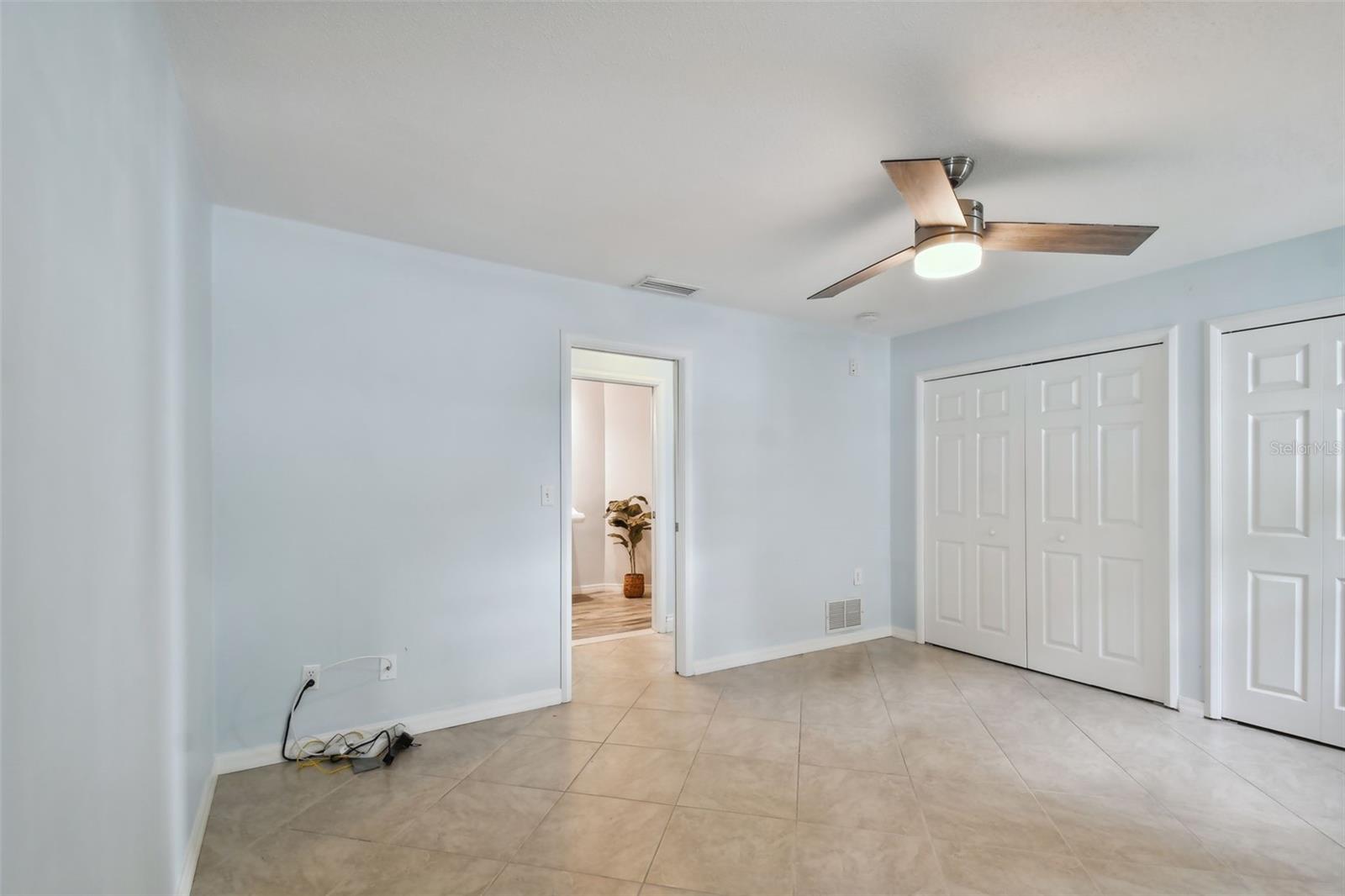 CAPRI ISLE - Residential