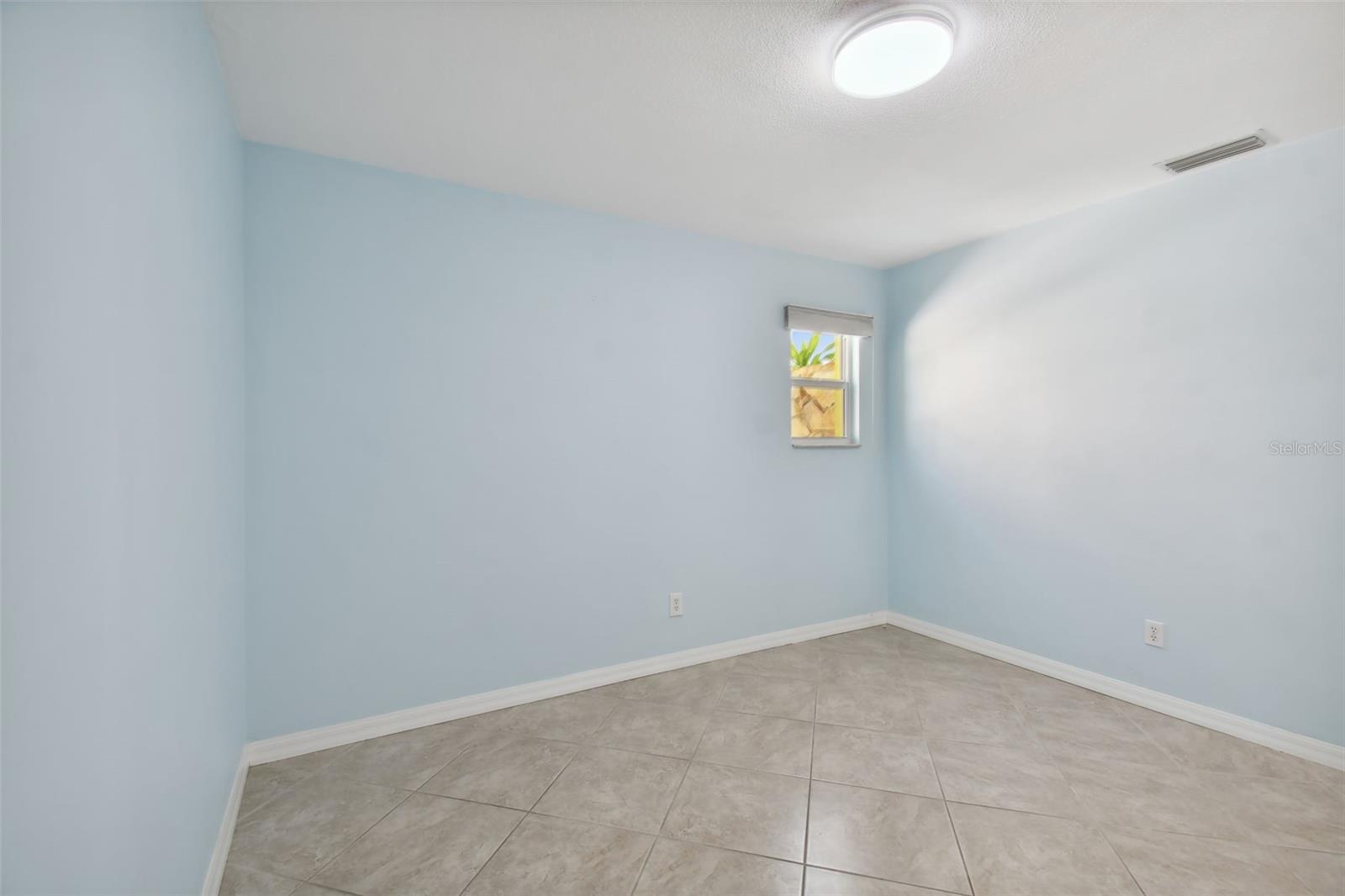 CAPRI ISLE - Residential