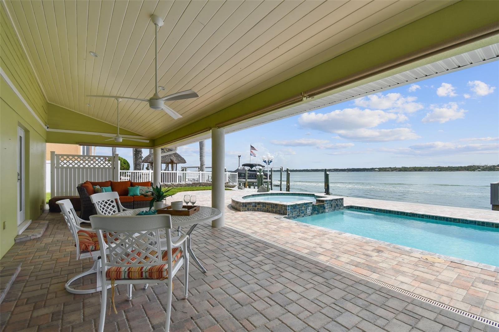 CAPRI ISLE - Residential