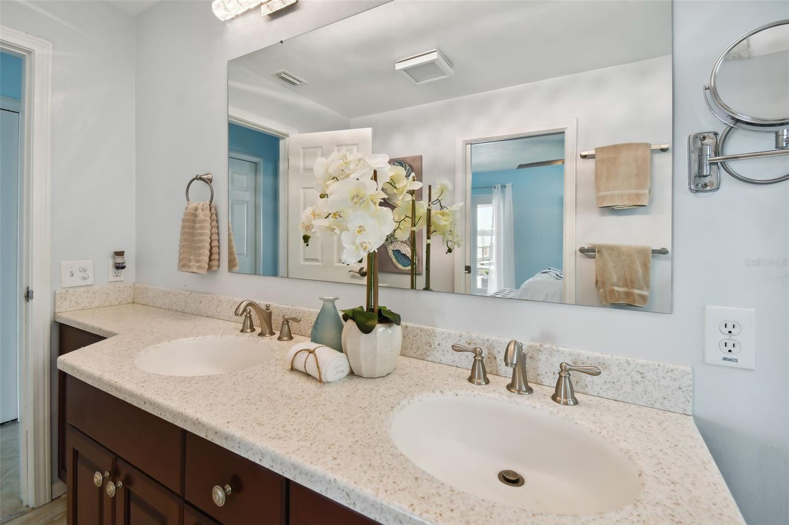 CAPRI ISLE - Residential