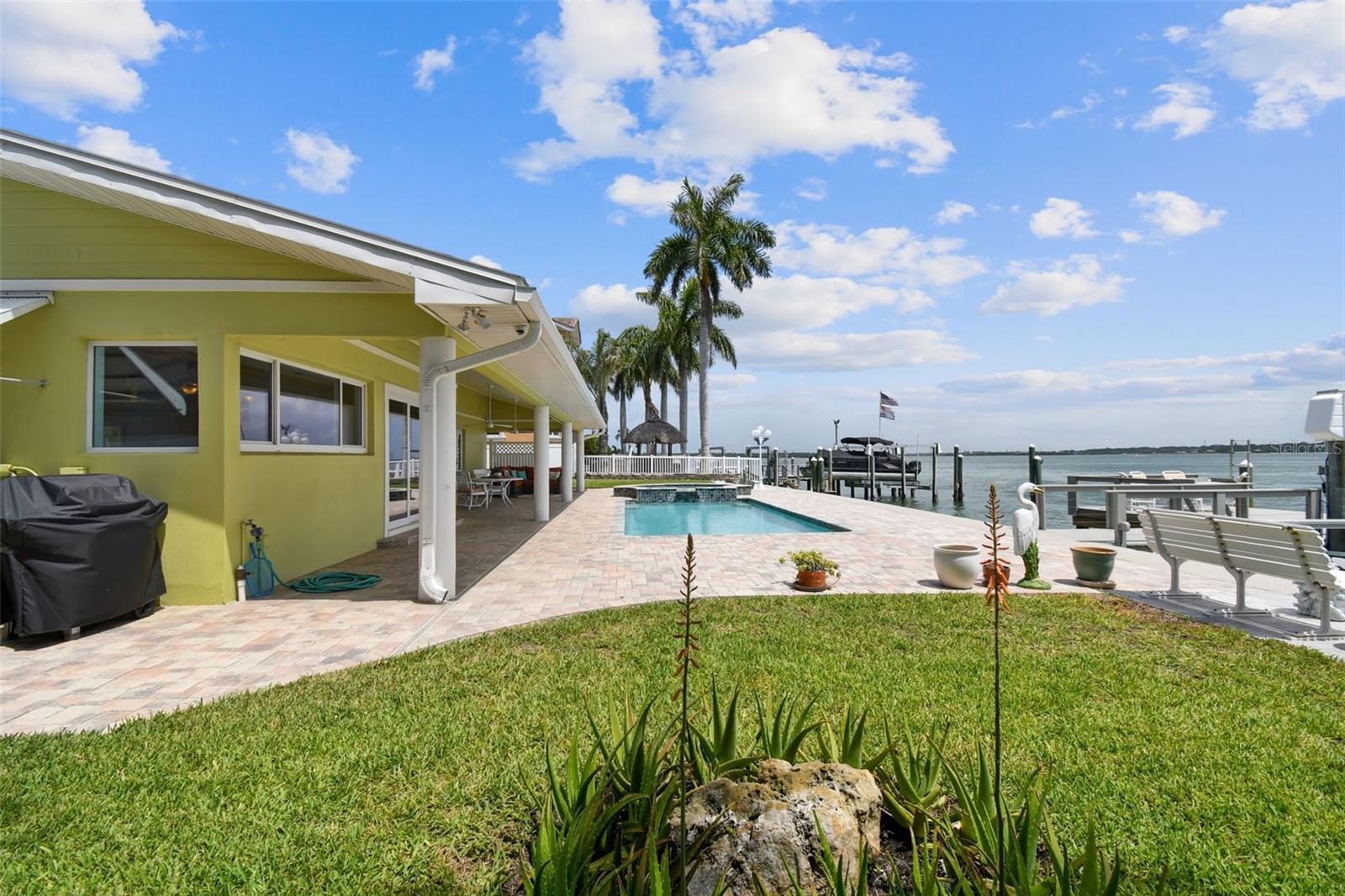 CAPRI ISLE - Residential