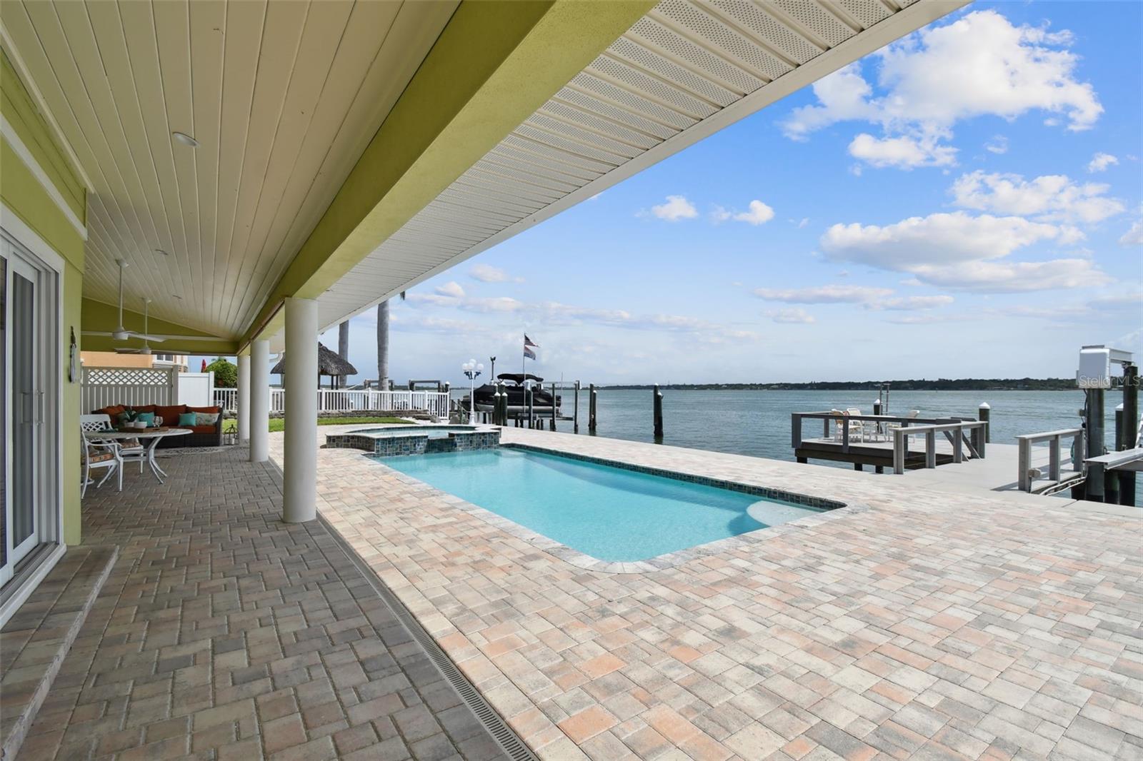 CAPRI ISLE - Residential