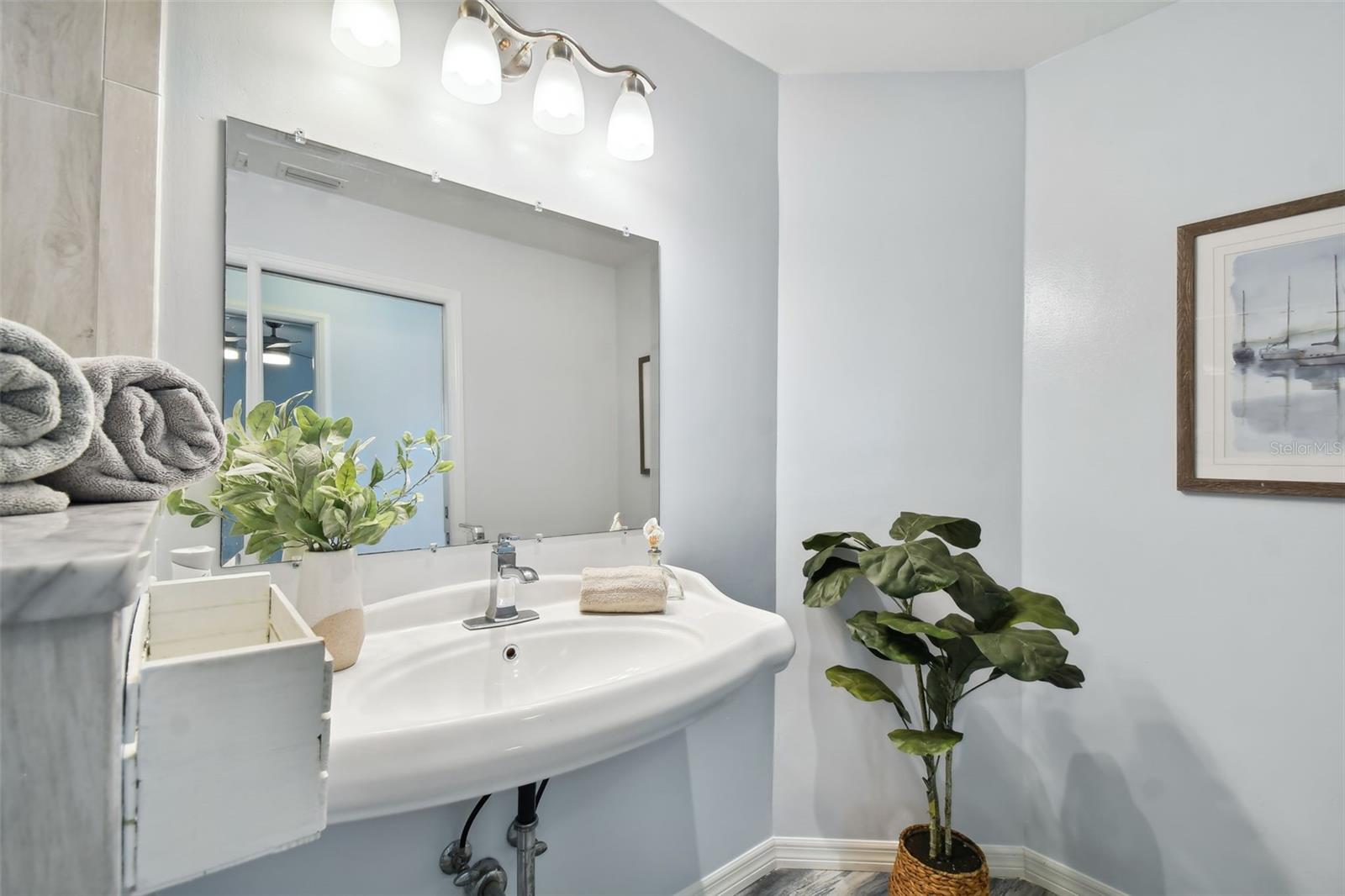 CAPRI ISLE - Residential