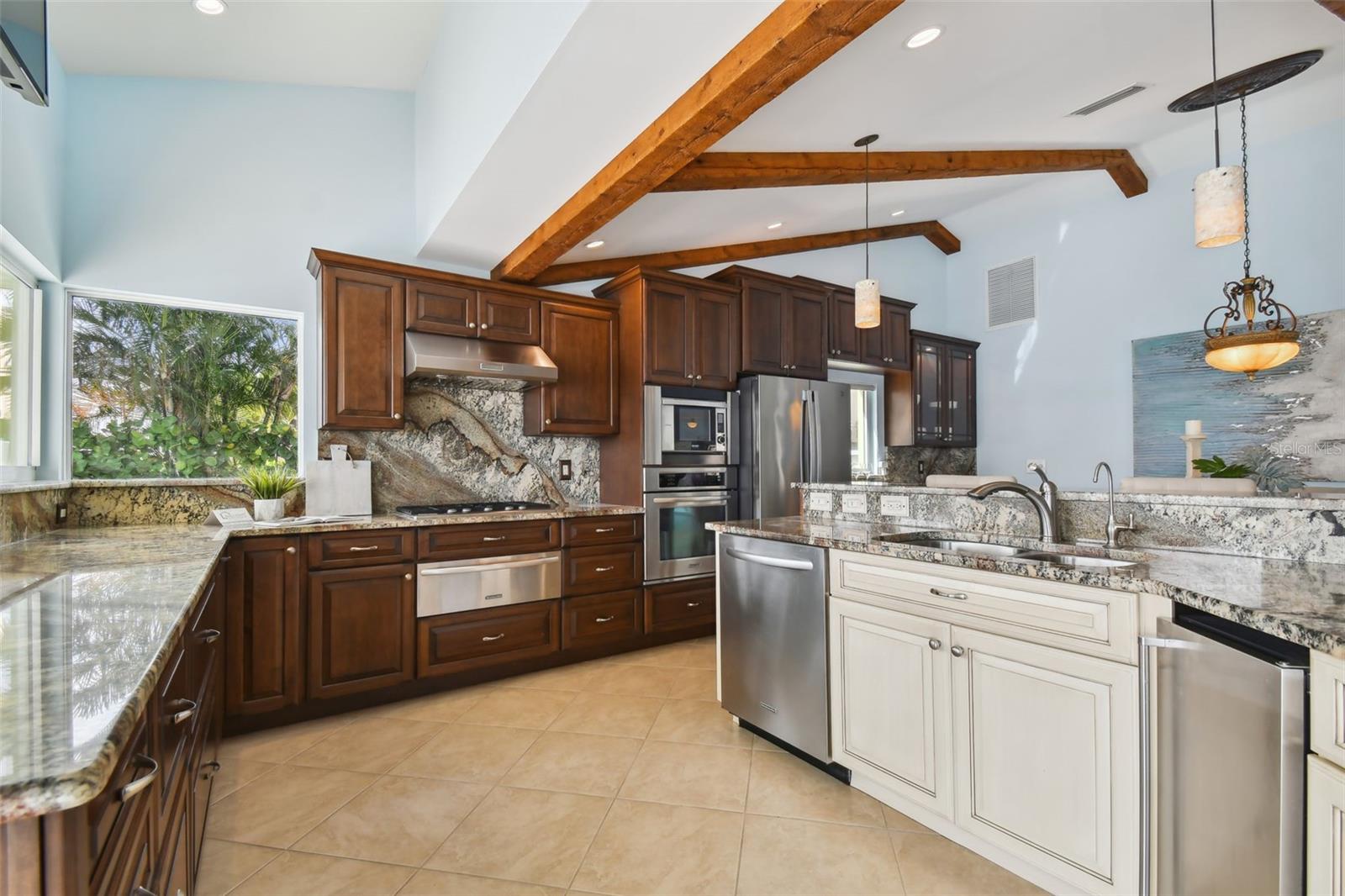 CAPRI ISLE - Residential