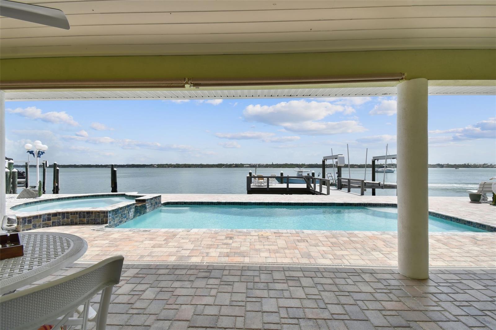 CAPRI ISLE - Residential