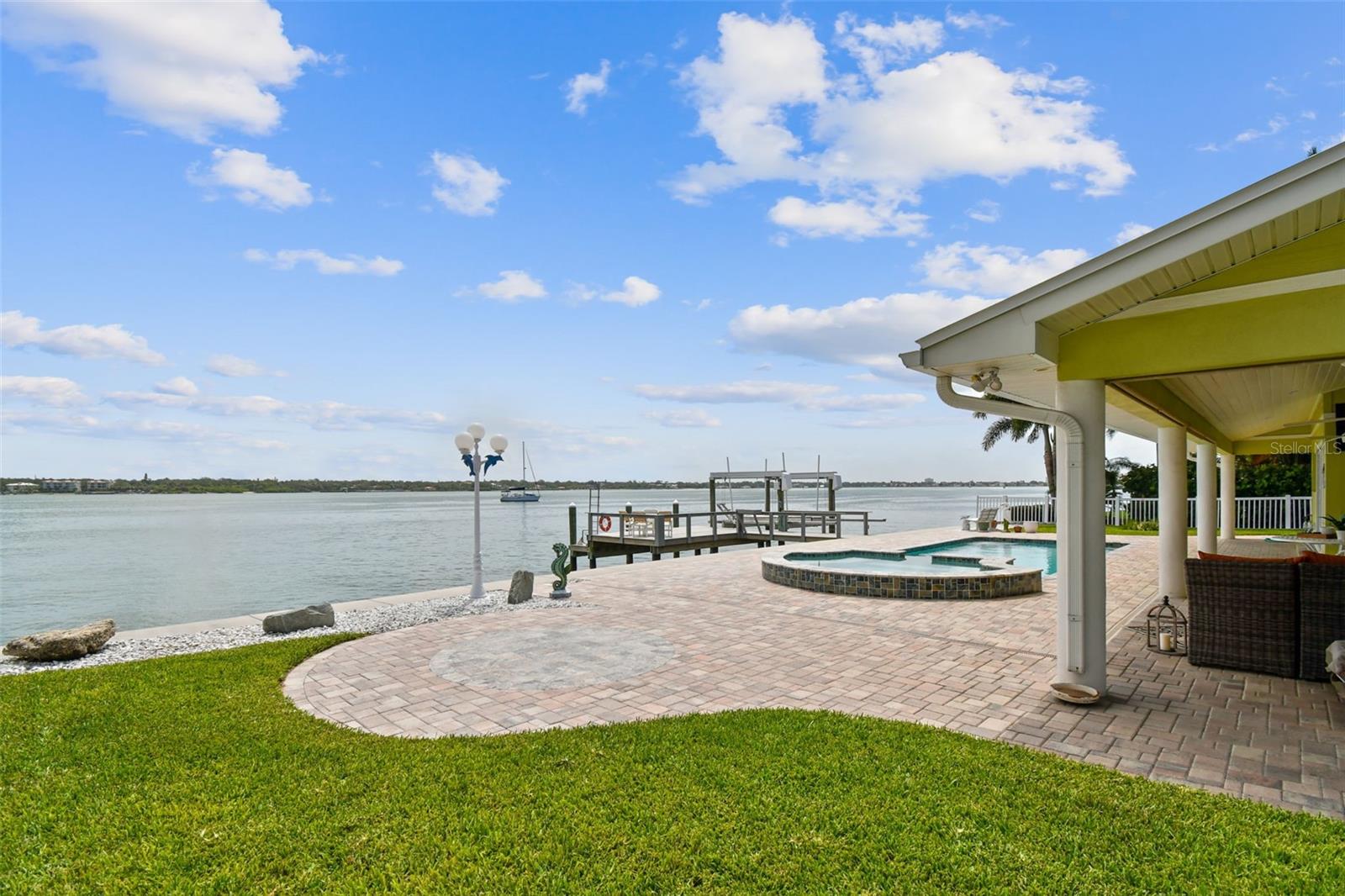 CAPRI ISLE - Residential