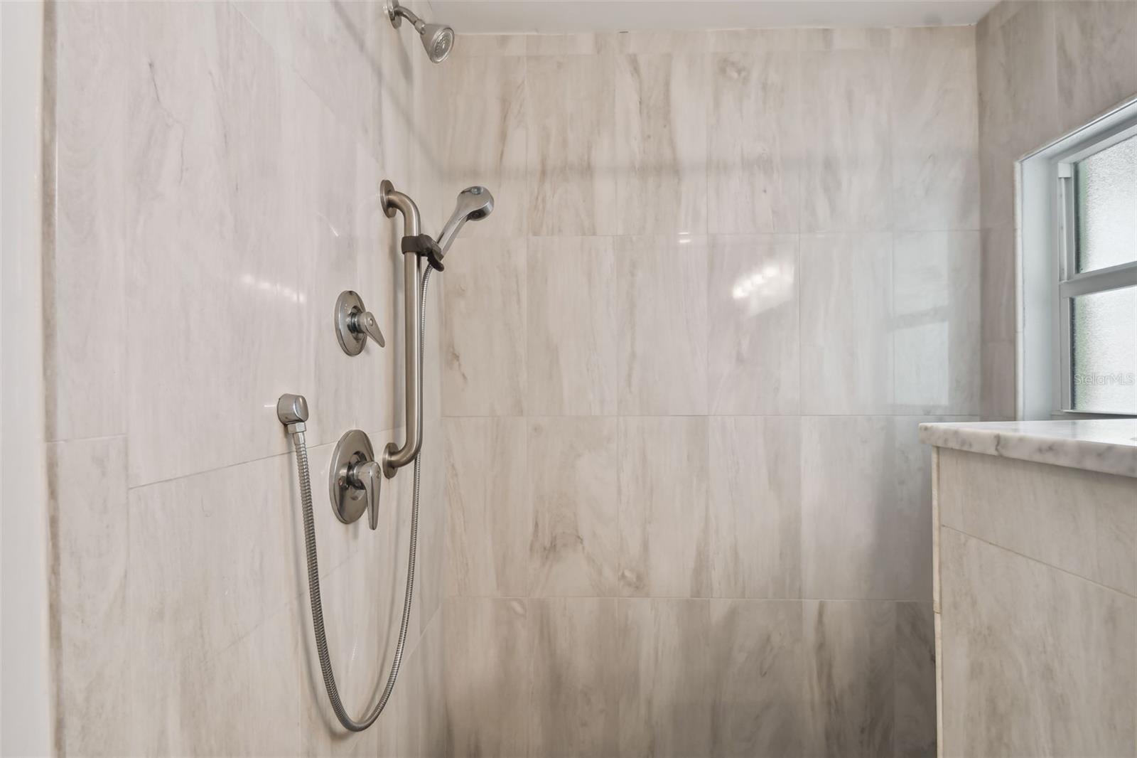 CAPRI ISLE - Residential