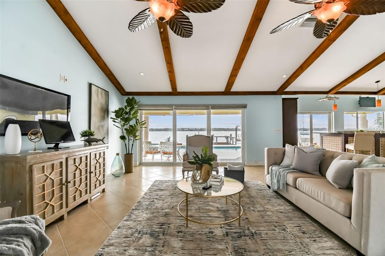 CAPRI ISLE - Residential