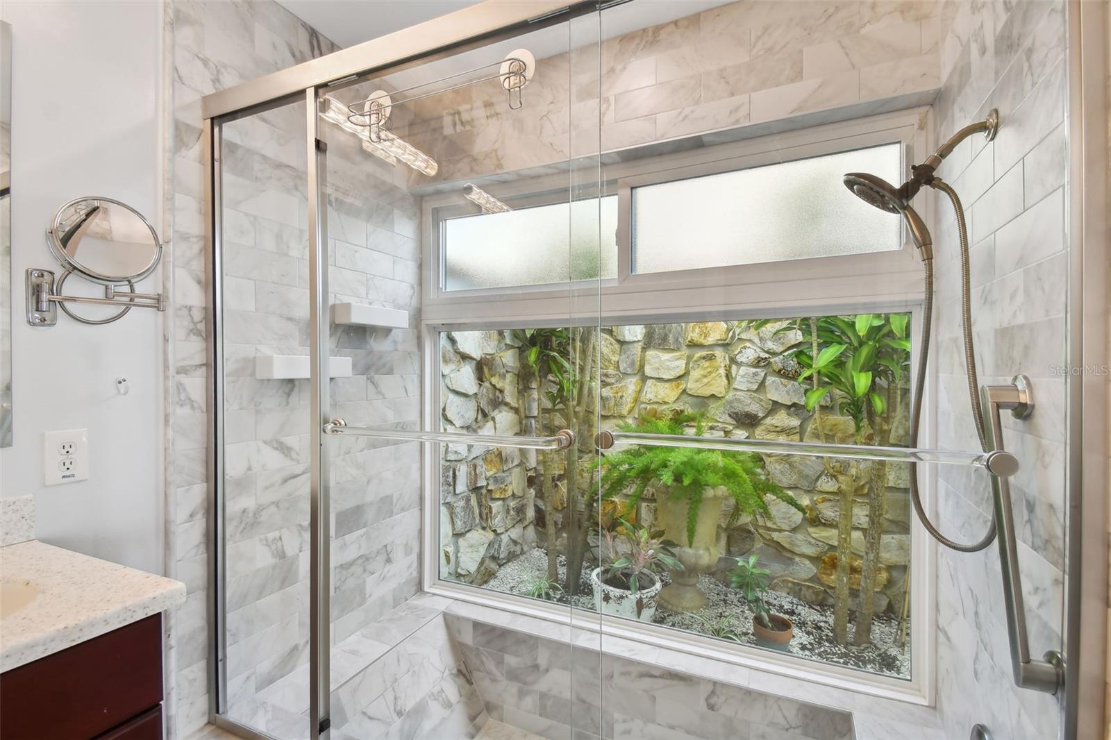 CAPRI ISLE - Residential