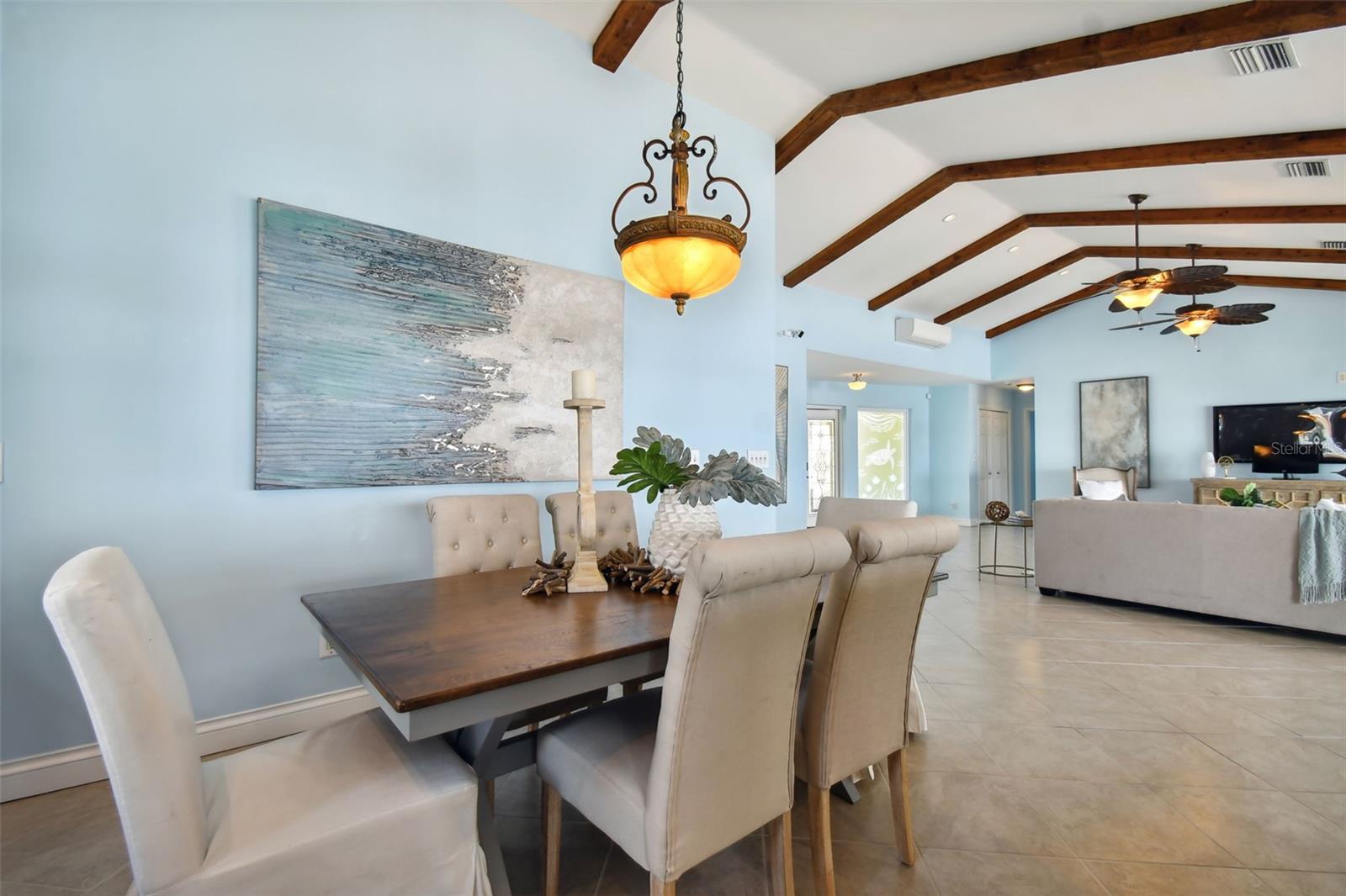 CAPRI ISLE - Residential