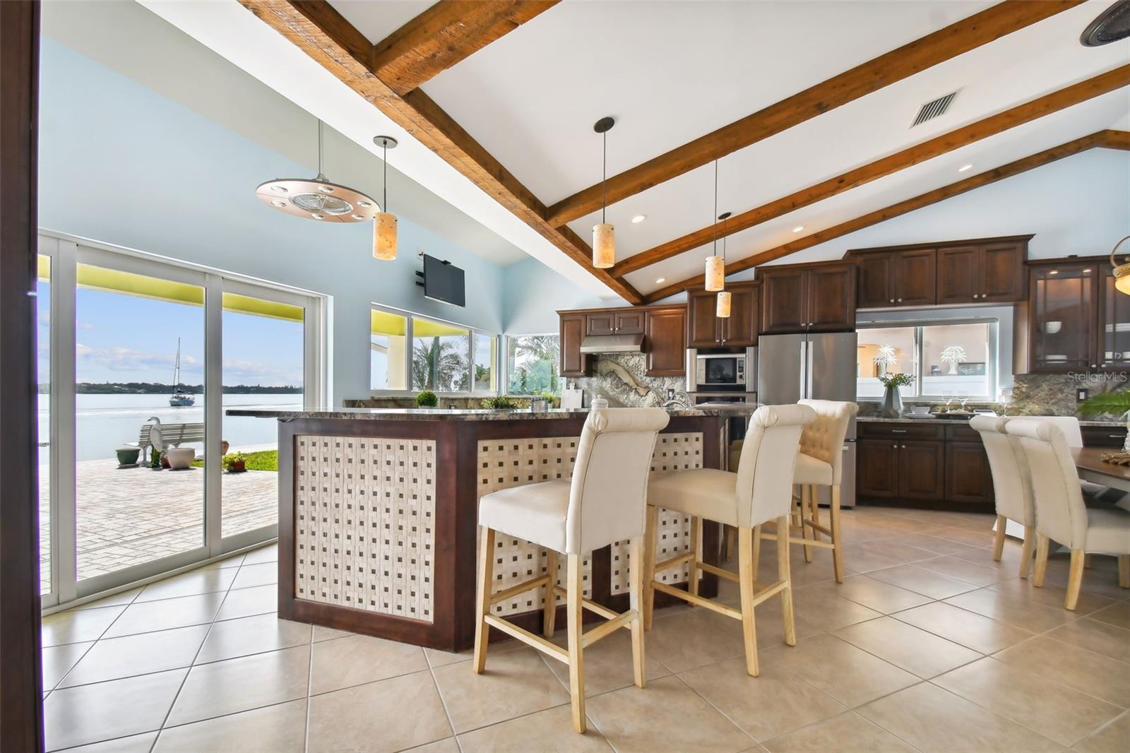 CAPRI ISLE - Residential