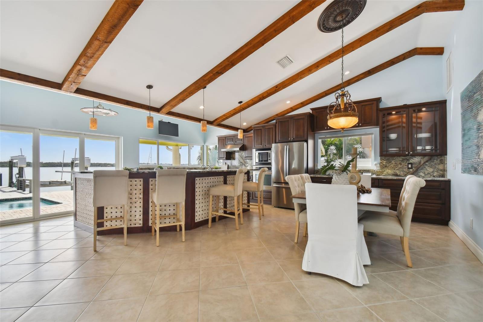 CAPRI ISLE - Residential