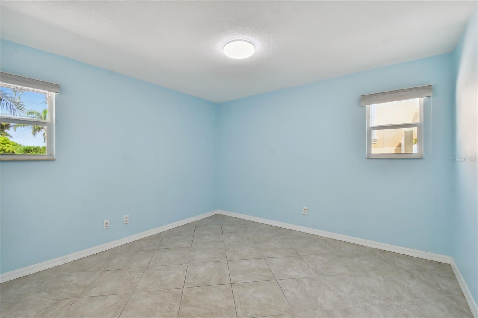 CAPRI ISLE - Residential