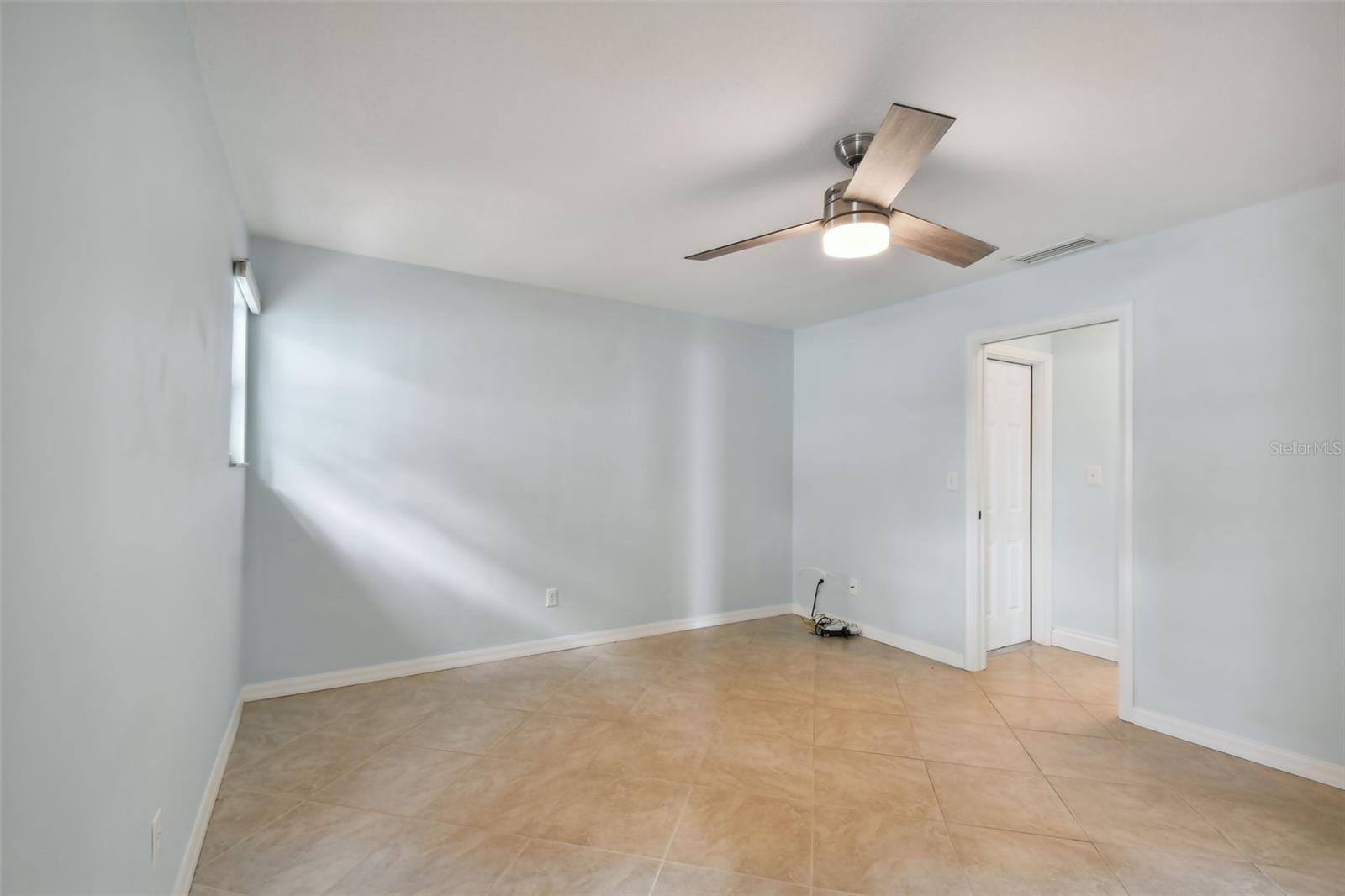 CAPRI ISLE - Residential