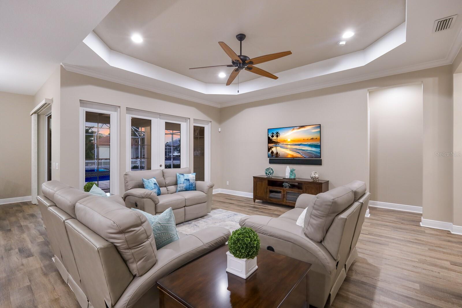 HARBOUR WALK - Residential