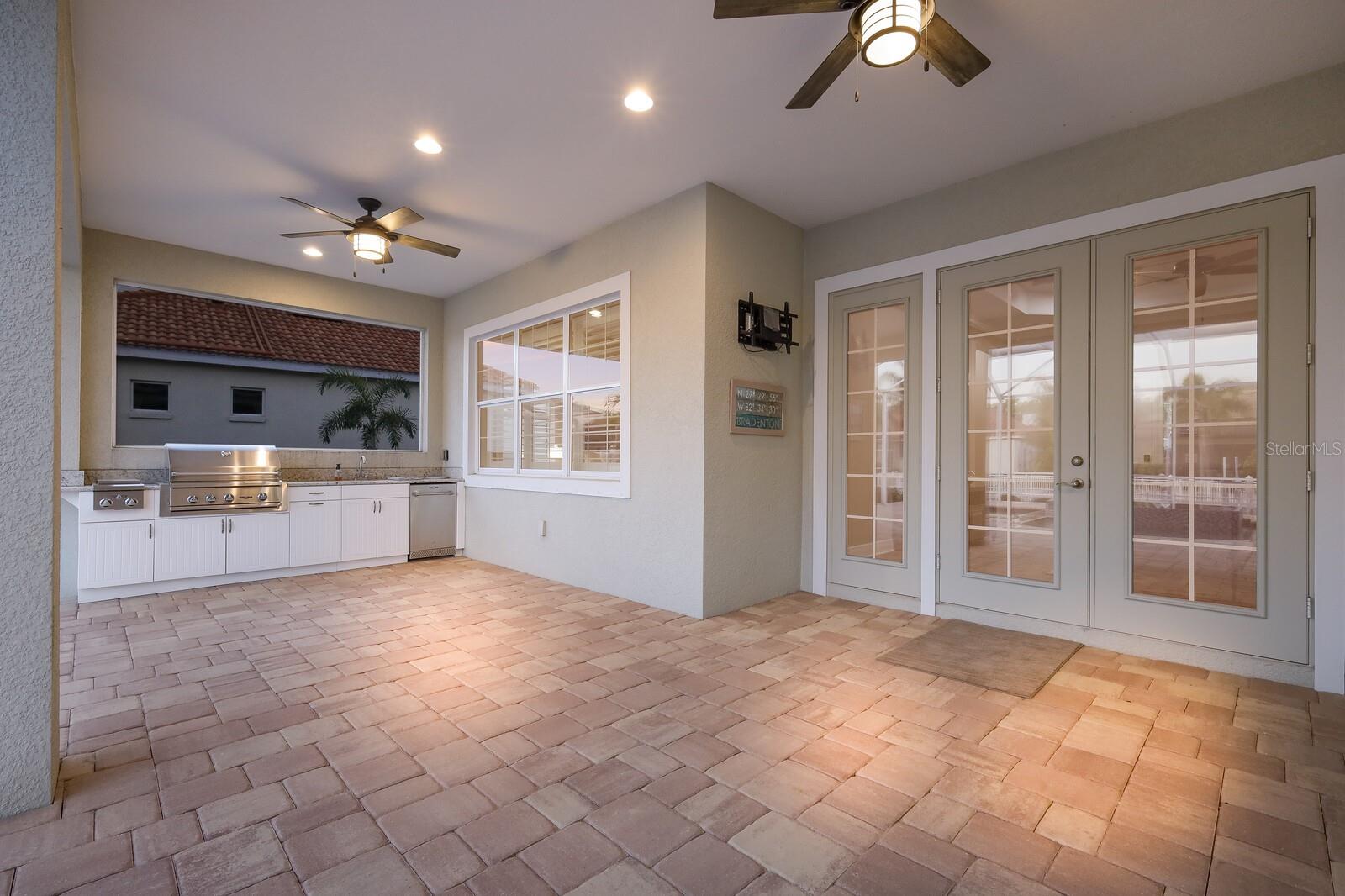 HARBOUR WALK - Residential