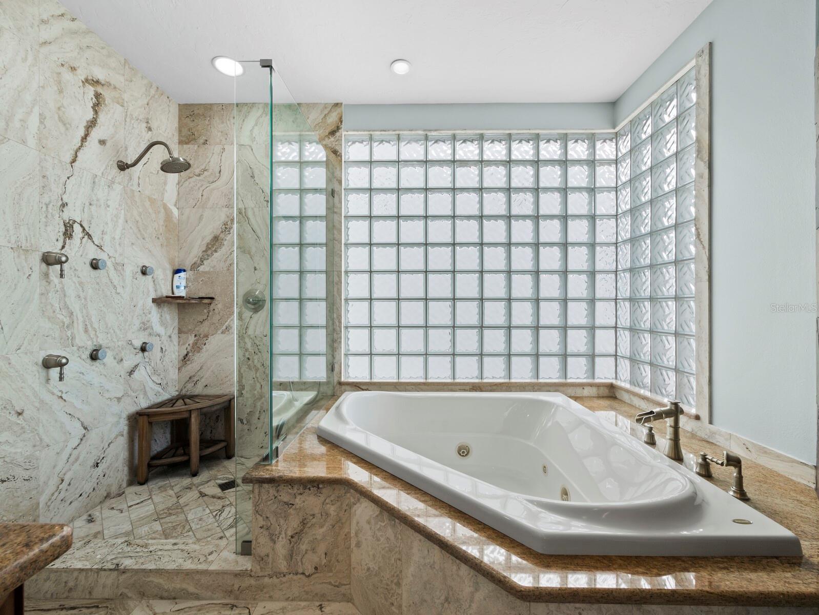 TANGERINE BAY CLUB - Residential