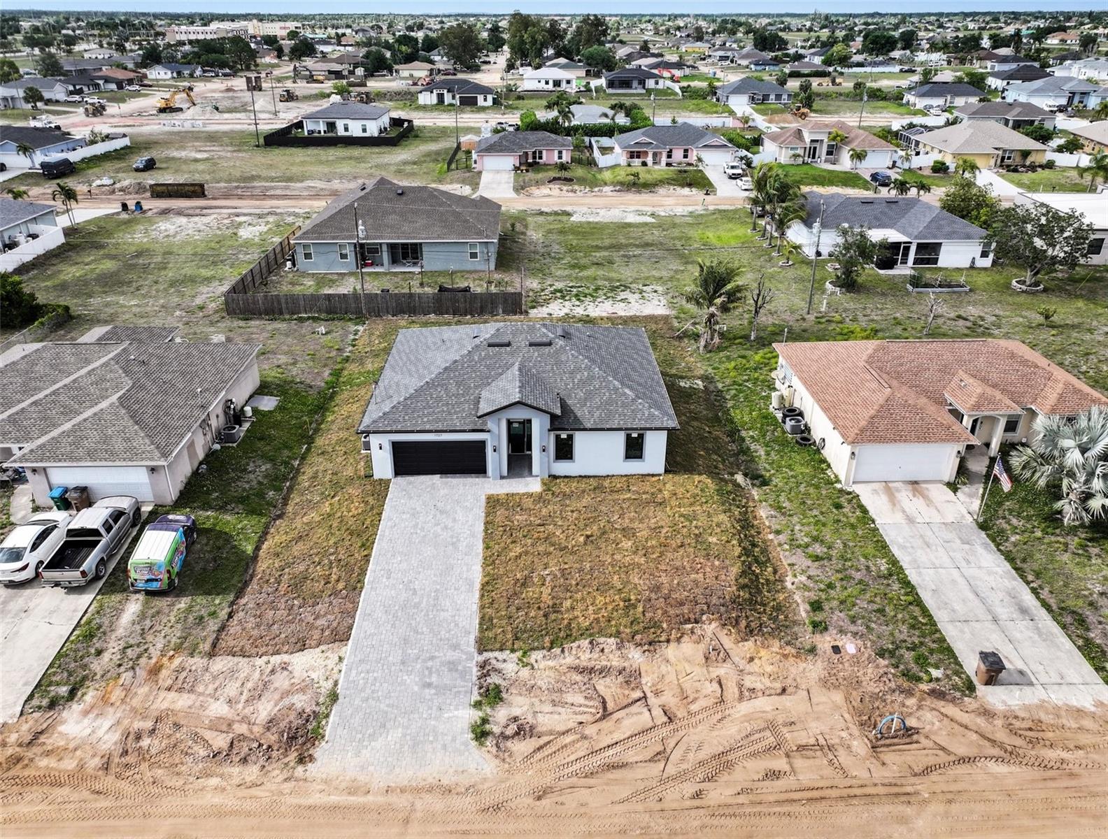 CAPE CORAL - Residential