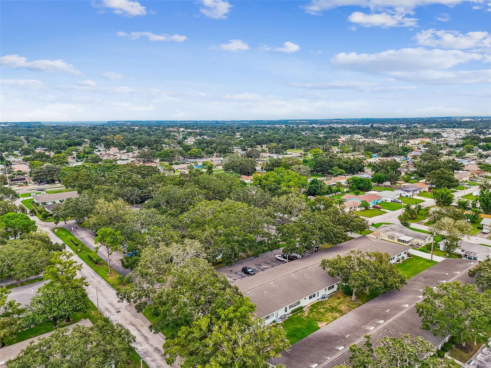 TWIN OAKS APTS - Residential