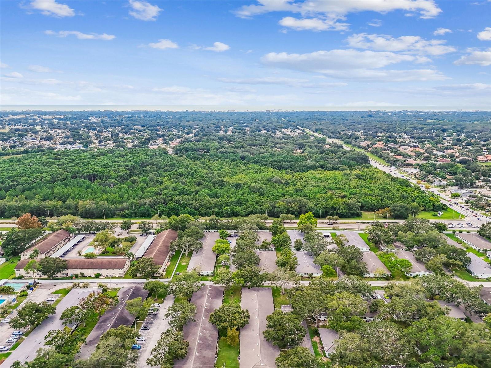 TWIN OAKS APTS - Residential