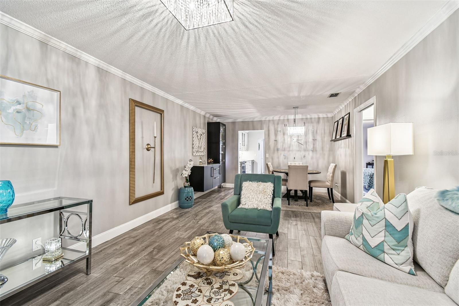 TWIN OAKS APTS - Residential