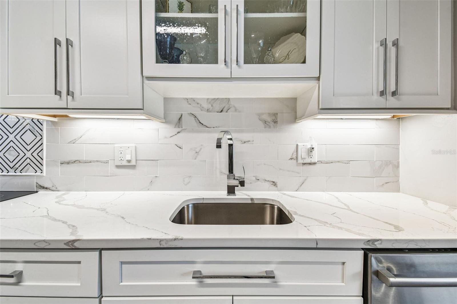 TWIN OAKS APTS - Residential