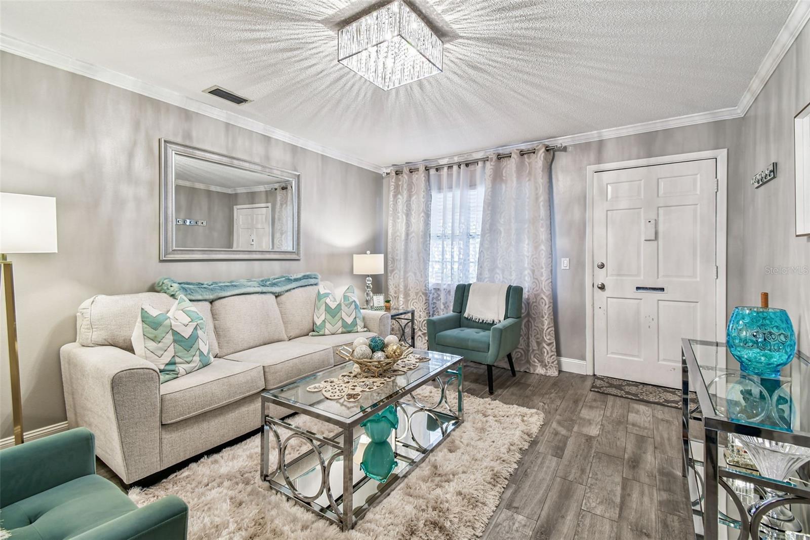 TWIN OAKS APTS - Residential