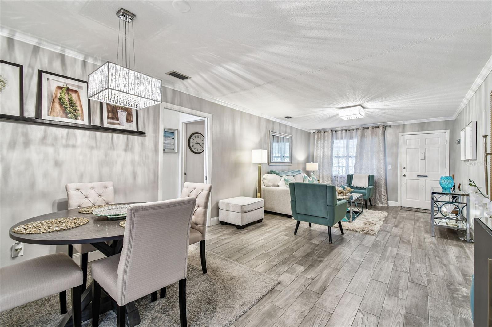 TWIN OAKS APTS - Residential