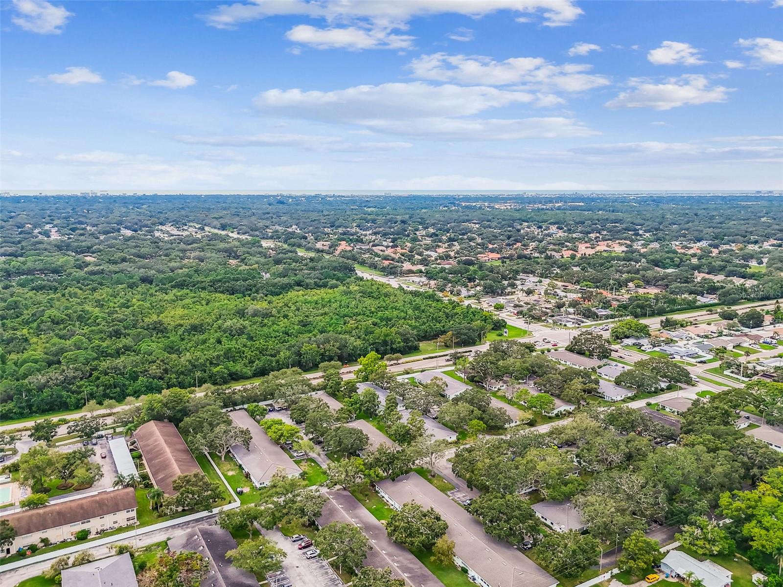 TWIN OAKS APTS - Residential