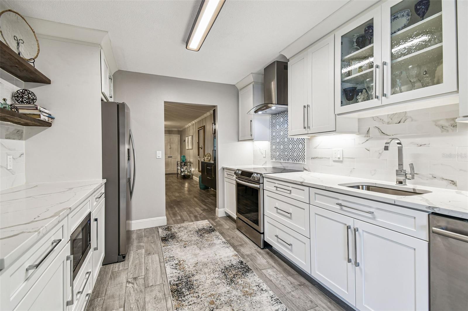 TWIN OAKS APTS - Residential
