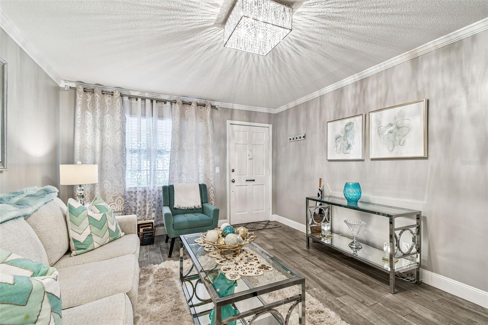 TWIN OAKS APTS - Residential