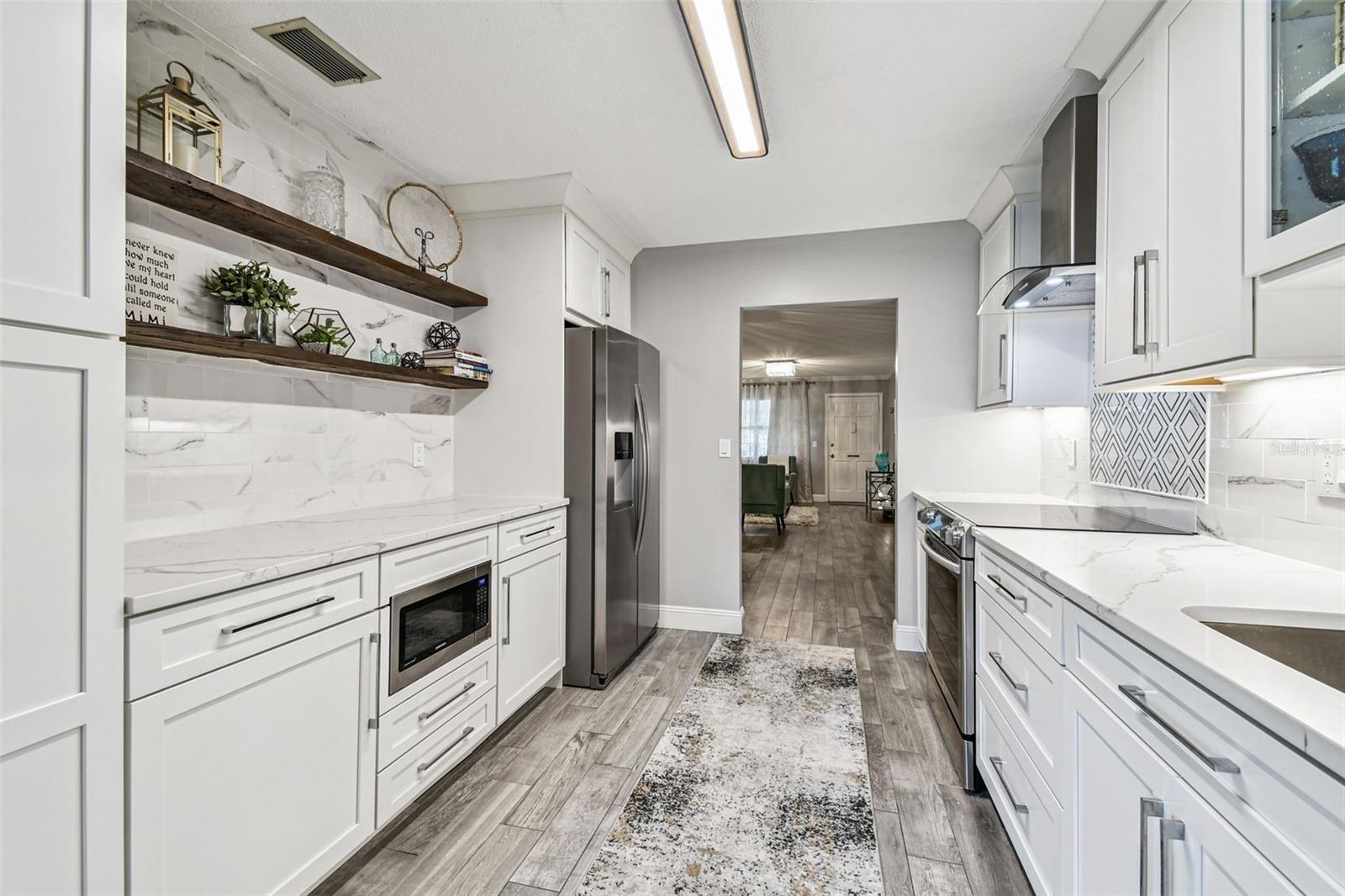 TWIN OAKS APTS - Residential