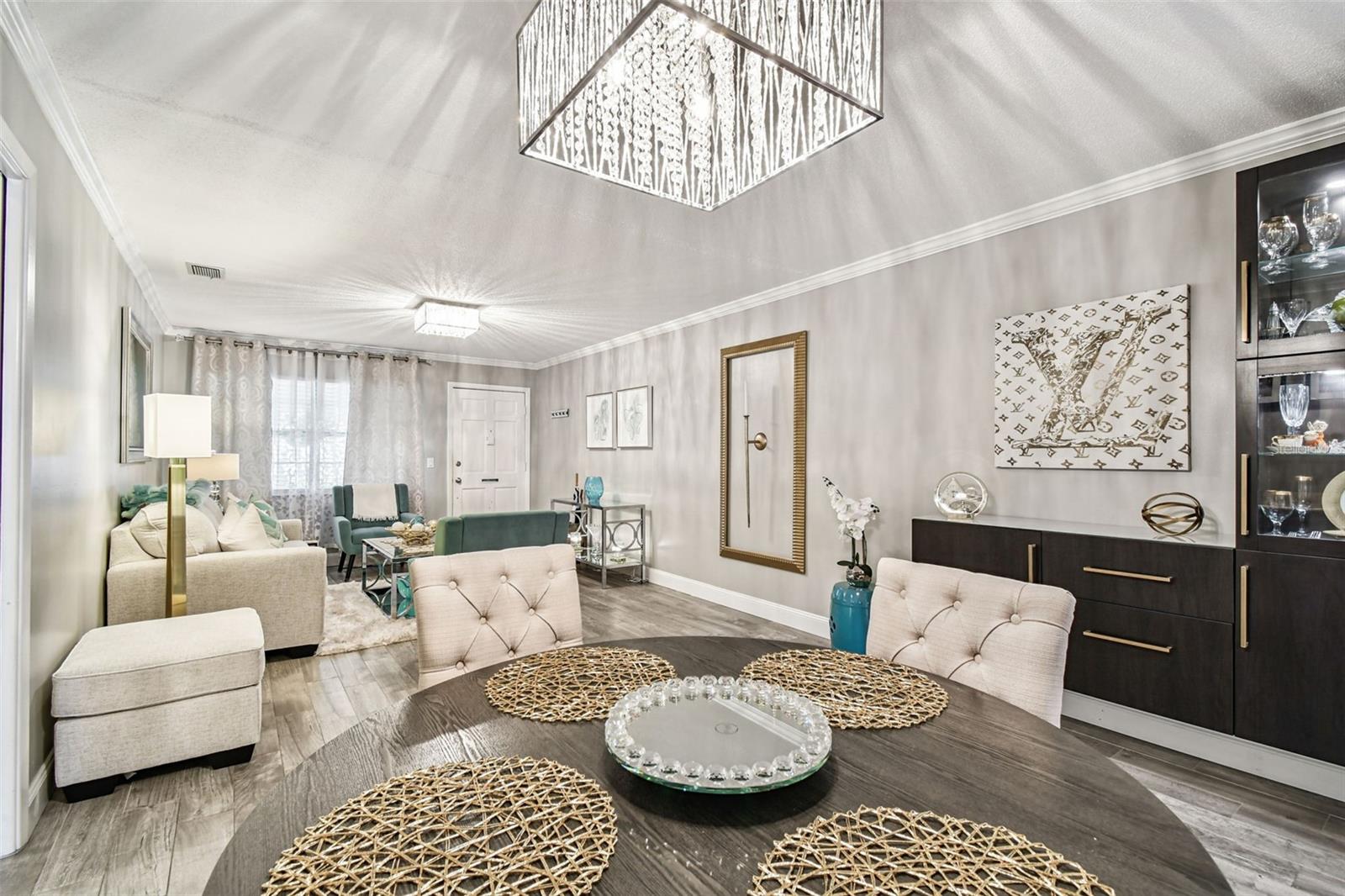 TWIN OAKS APTS - Residential
