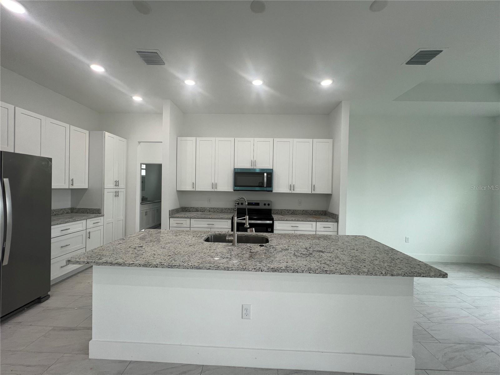 ROTONDA SANDS - Residential Lease